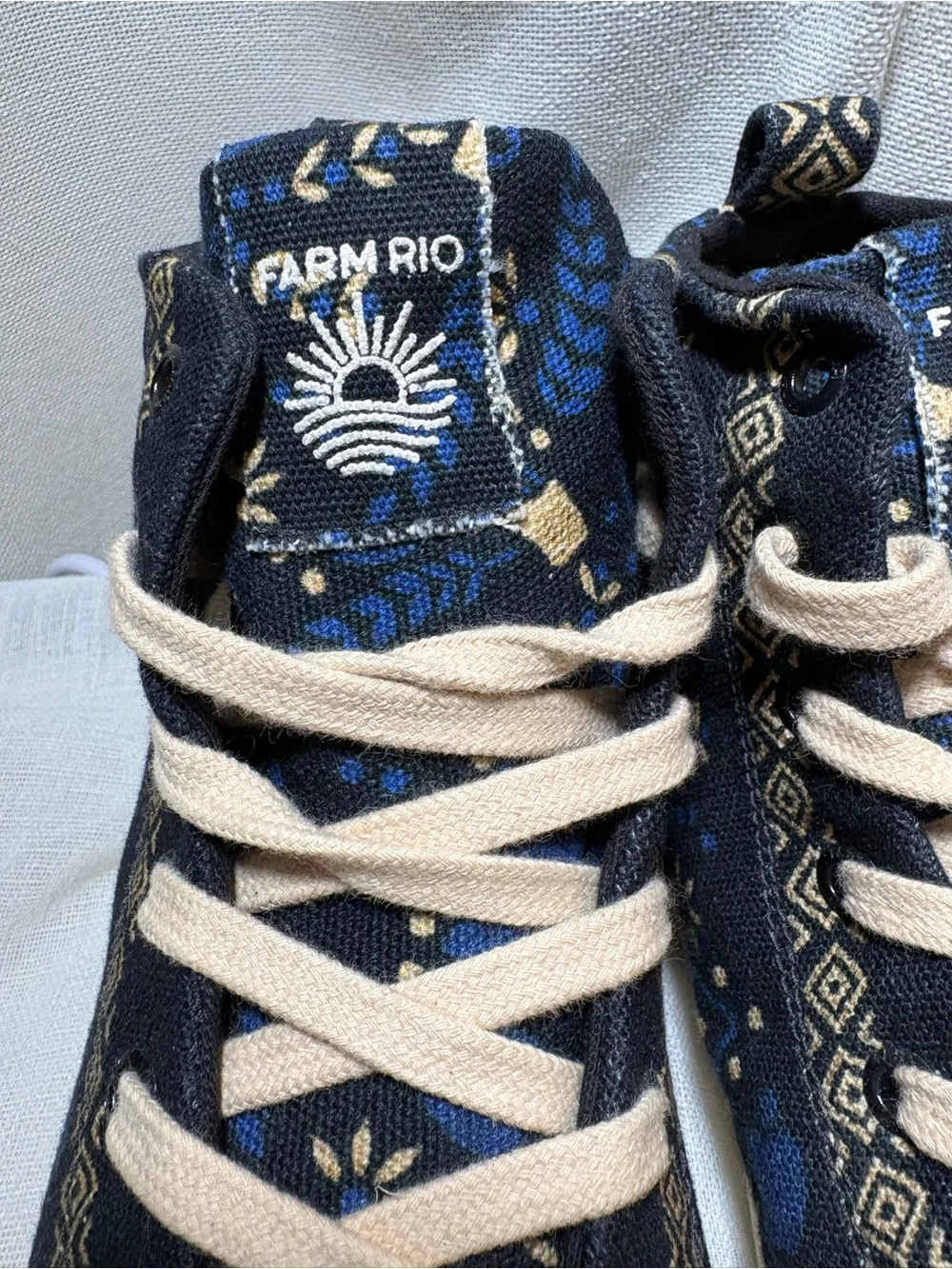 FARM Rio Black Macaw Forest Flatform High Top Platform Statement Sneakers Sz 8.5